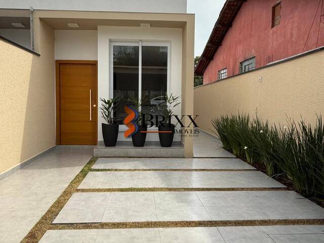#CA-986 - Casa em Bairro para Venda em Arujá - SP